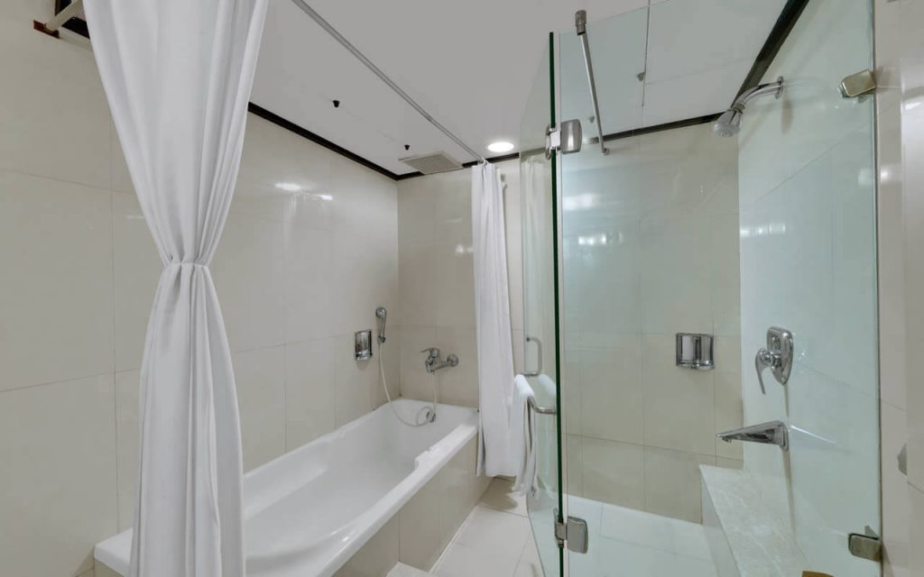 Luxury Suite Room - Bathroom