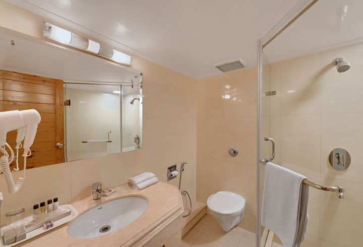 luxury-room-bath